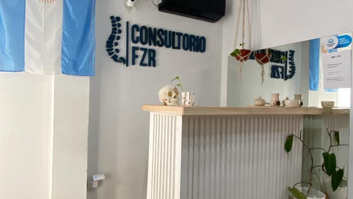 Recepción cálida de Consultorio FZR en Muñiz